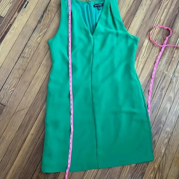 Banana Republic Kelly Green Sleeveless Sheath Style Lined Dress - Gently Used - Picture 10 of 10